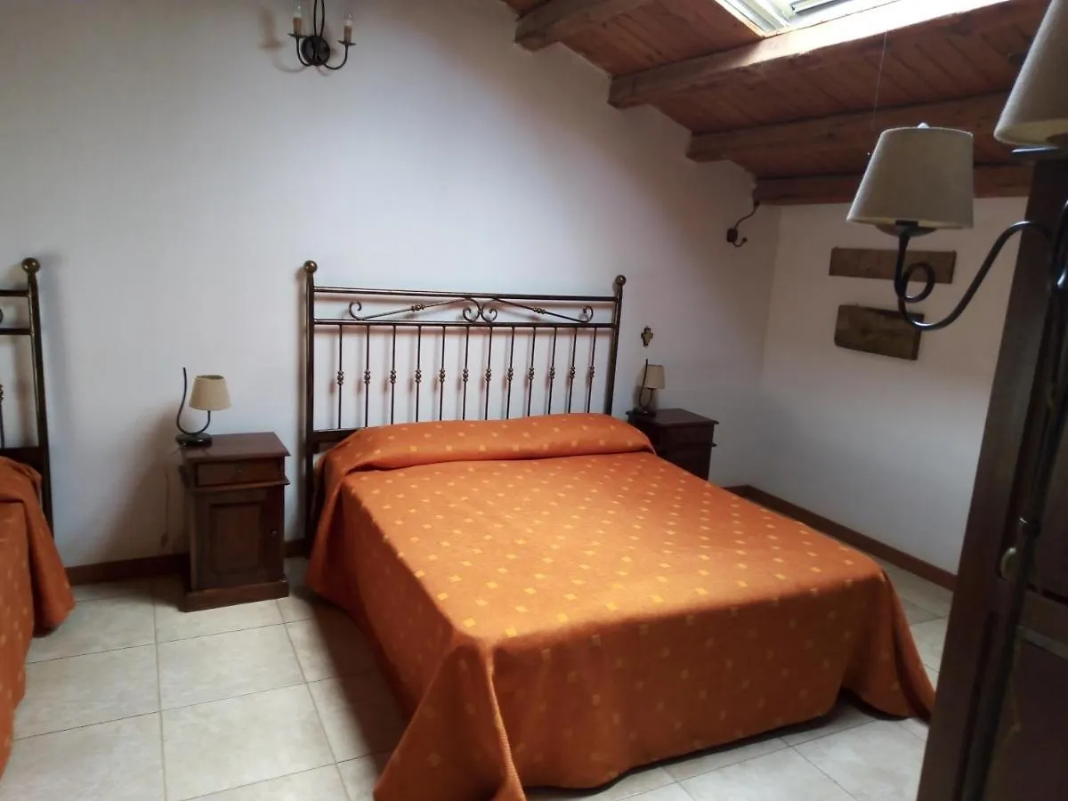 Farm stay Agriturismo Castelluzzo Organic Farm Italy