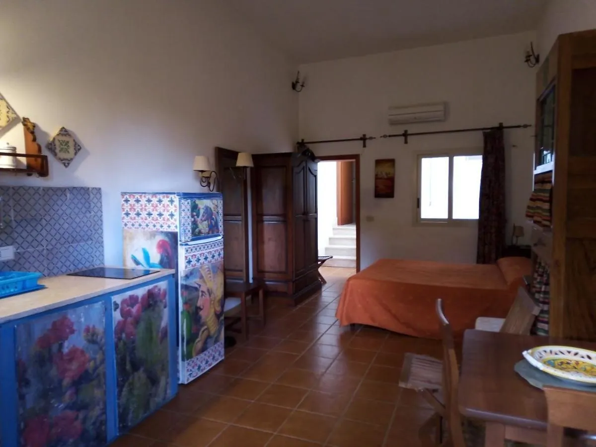 مزرعة للإقامة فيلا Agriturismo Castelluzzo Organic Farm إيطاليا