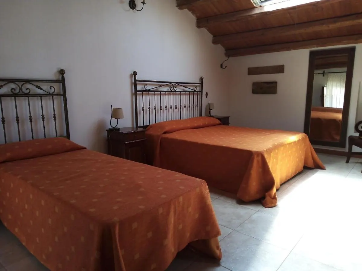Farm stay Agriturismo Castelluzzo Organic Farm Italy