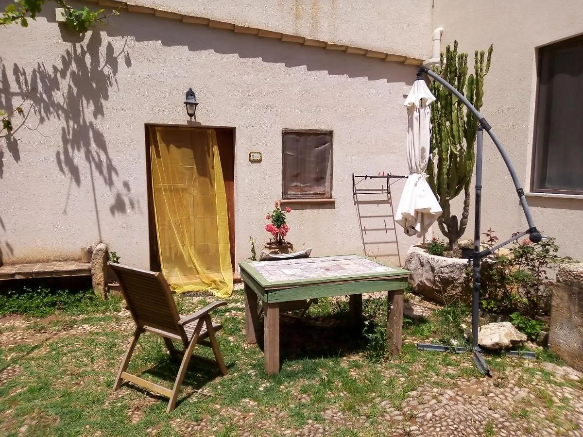 Farm stay Agriturismo Castelluzzo Organic Farm Italy