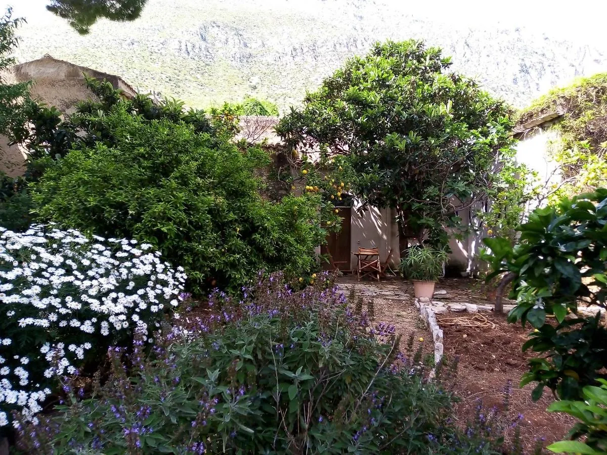 Agriturismo Castelluzzo Organic Farm 0*,  Italy