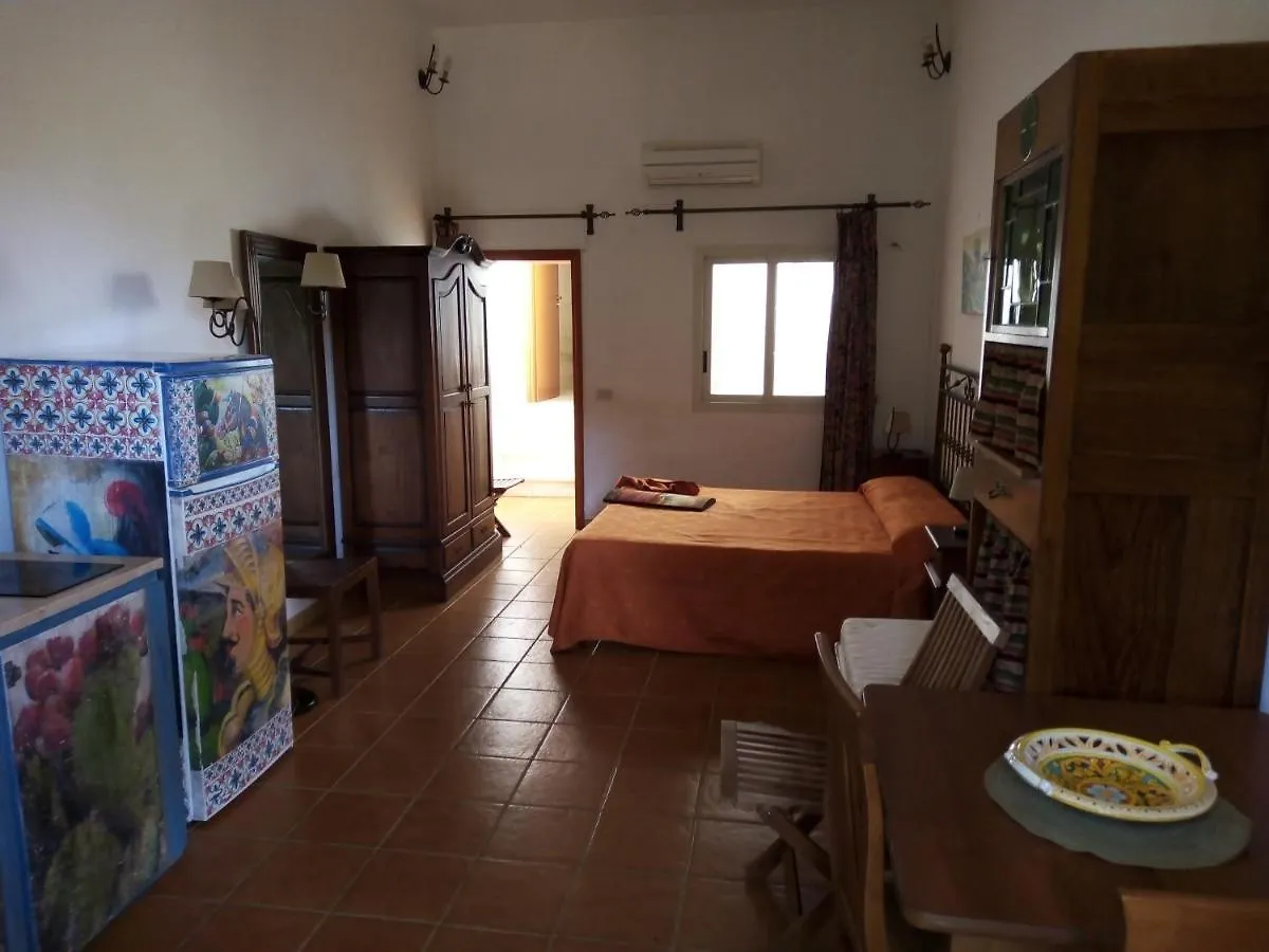 Agriturismo Castelluzzo Organic Farm Farm stay
