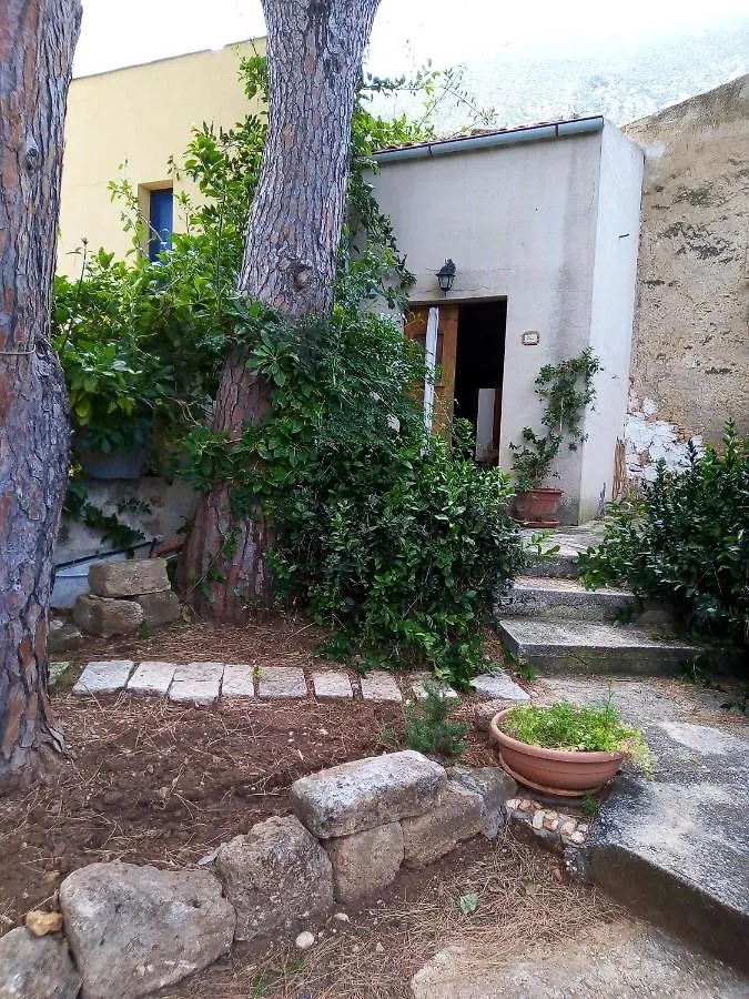Agriturismo Castelluzzo Organic Farm 0*,  Italy