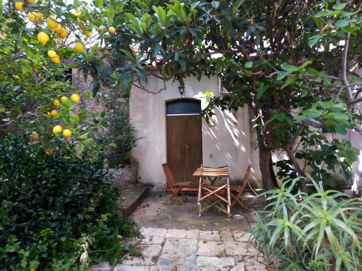 Farm stay Agriturismo Castelluzzo Organic Farm Villa